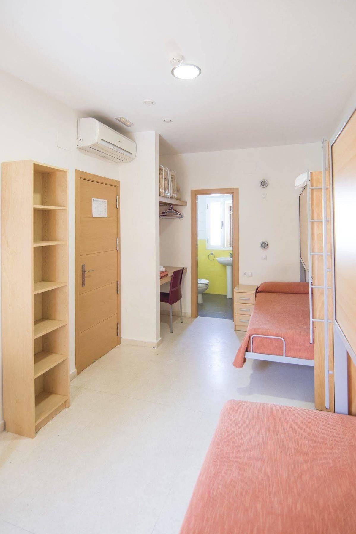 Inturjoven Youth Hotel 2*