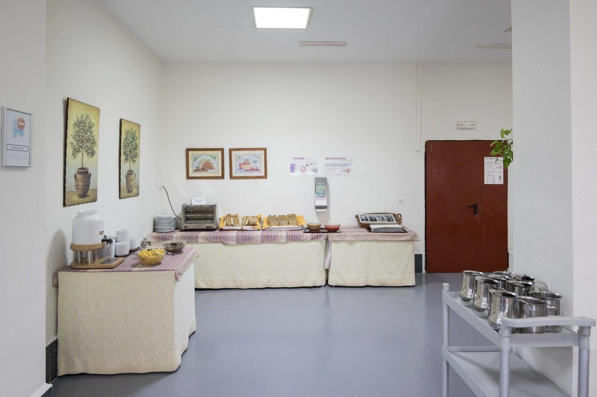 Inturjoven Youth Hotel